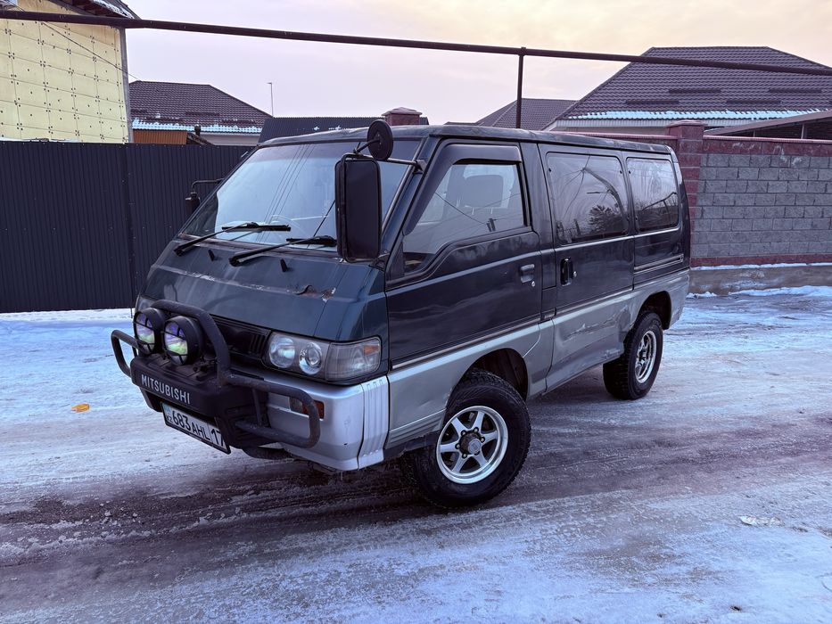 Mitsubishi Delica