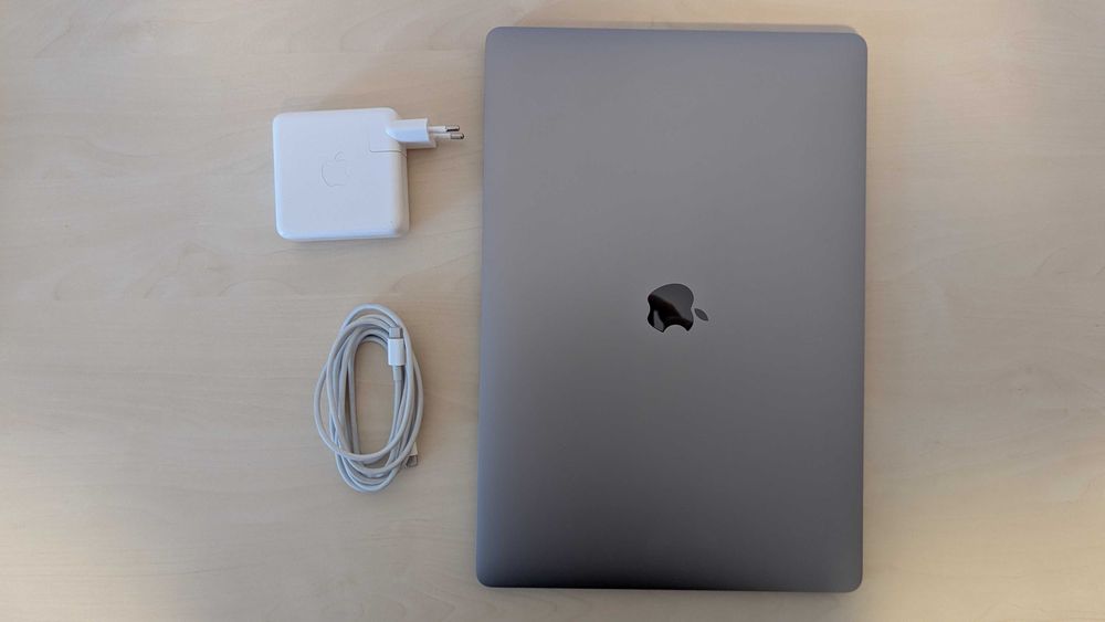 MacBook Pro 16" Core i7 2,6GHz 16GB RAM 500GB SSD (RU keyboard)