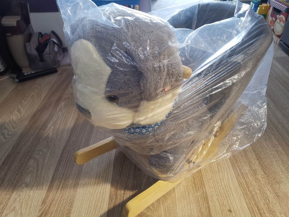 YZS Люлеещо се Куче ШАРО