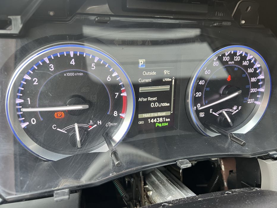 Toyota highlander  щиток панель приборов европеец в км