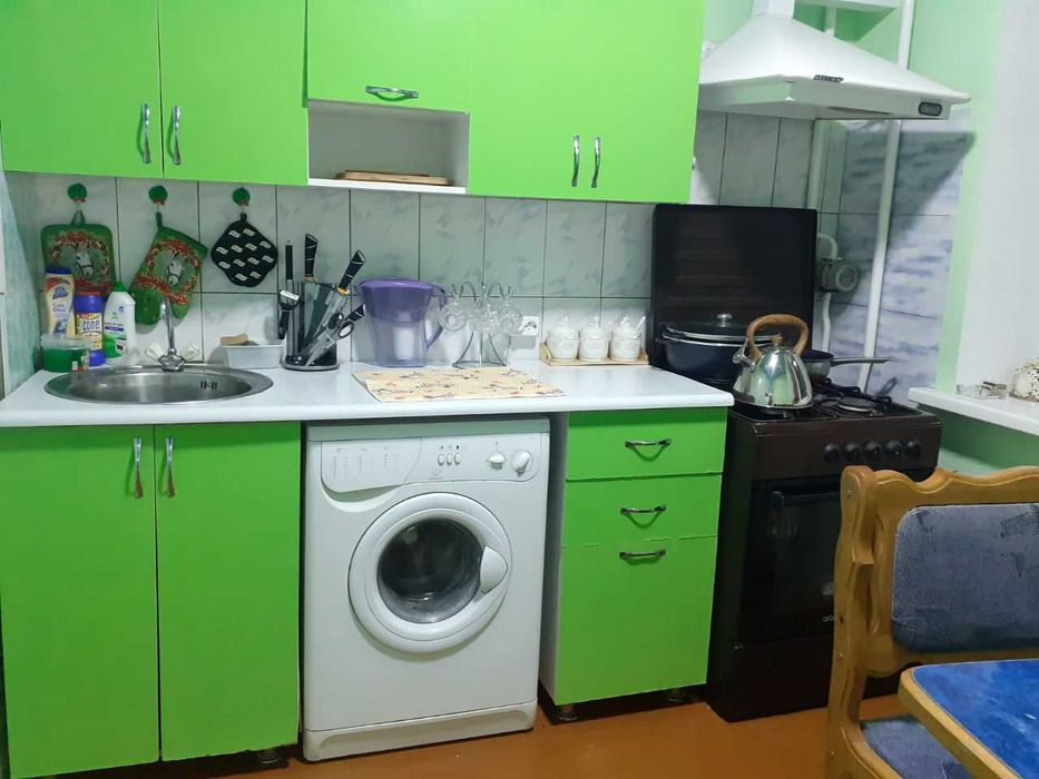 Kvartira sotiladi Zarafshon shahar