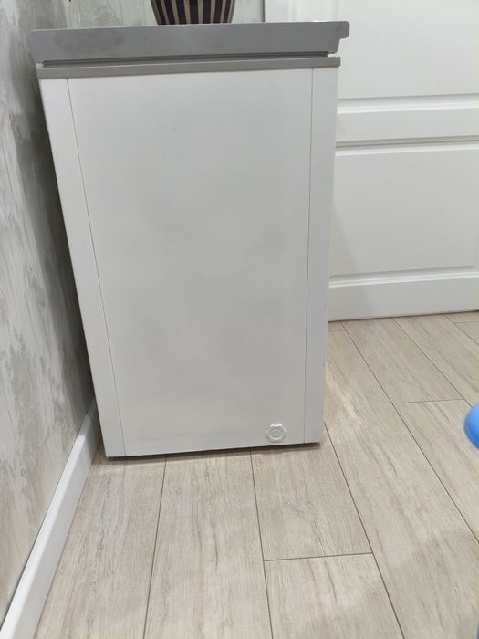 Продам морозильник Midea