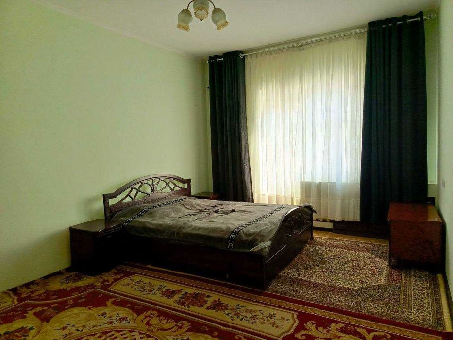 3-х комнатная,12 квартал Учтепа, банковская- 100м2