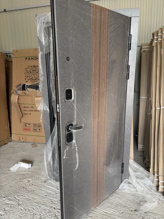 Входные Двери. Сыртқы есіктер