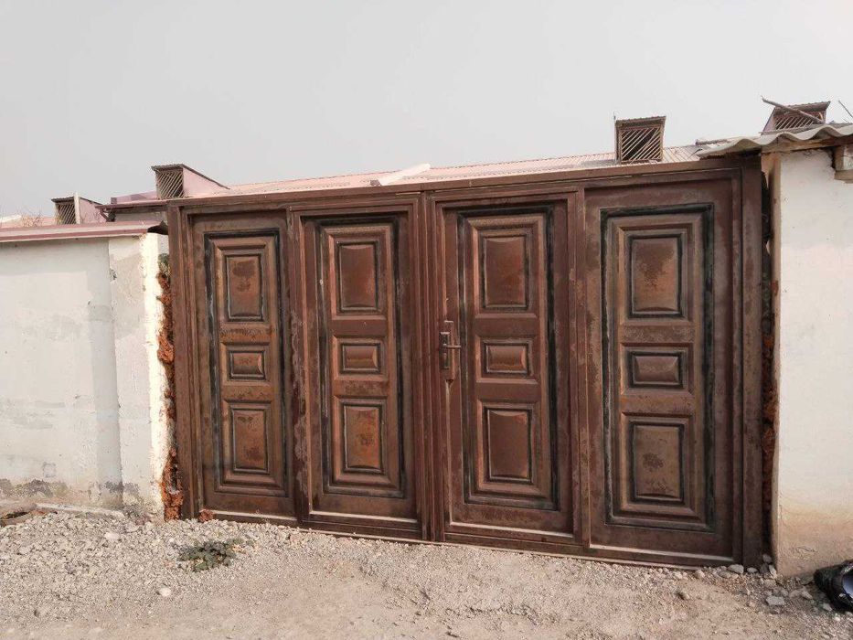 Uy sotiladi. Mindon obodda 2 sotihli uy sotiladi.