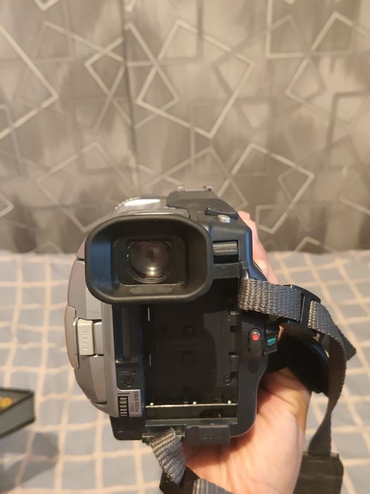 Sony DCR-TRV340E PAL Digital8 Handycam.