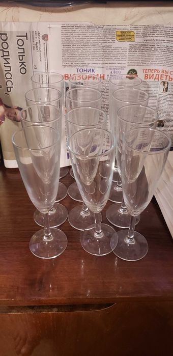 Бокалы для шампанского.