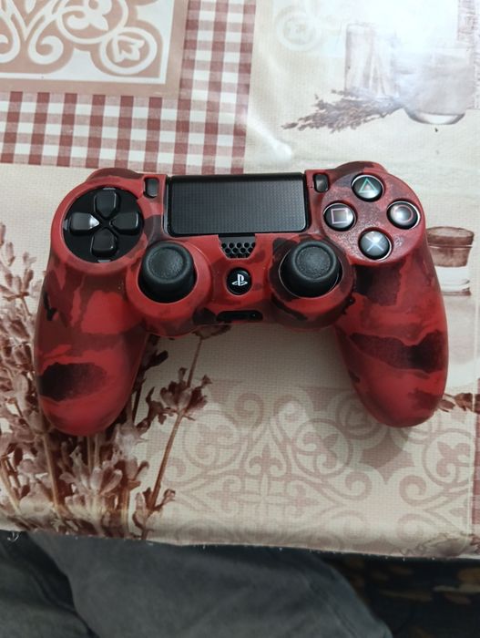 Playstation4+ игри и контролер