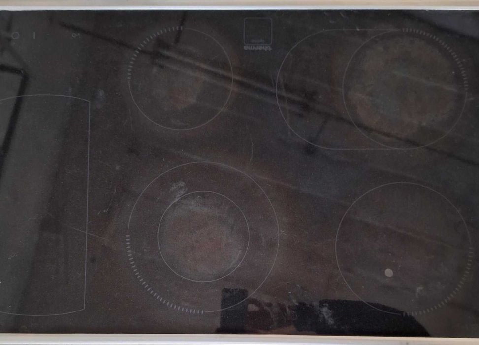 Electrolux Swiss трифазна, готварска печка за вграждане с котлони