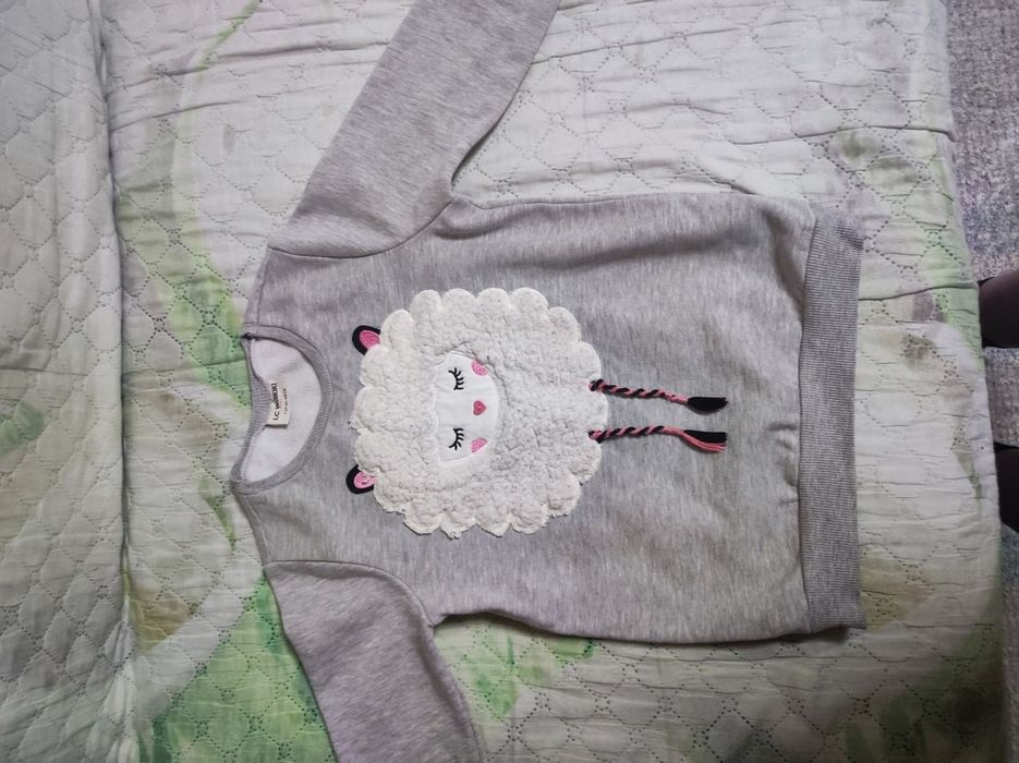 Продам кофточки для девочек