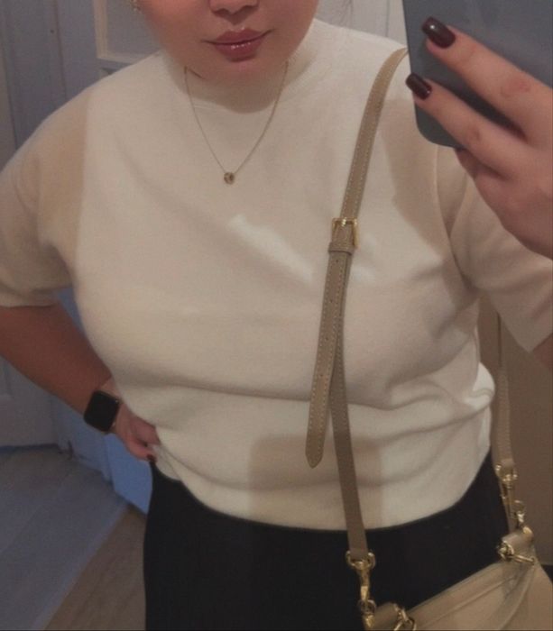 Женские одежды продаются