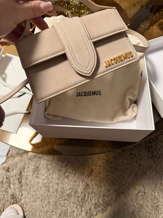 Jacquemus Le Bambino Mini suede бежова чанта / дамска топ хендъл