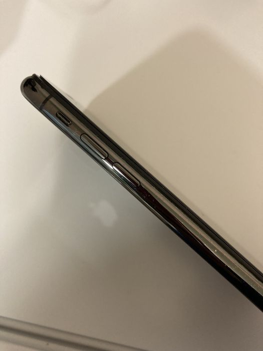 iPhone X 64GB / 98% battery health