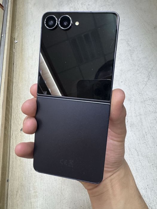 Самсунг Z Flip 7 256Gb