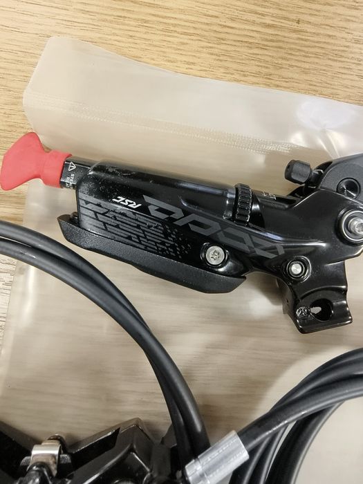 Комплект Sram Code RSC нови спирачки за велосипед