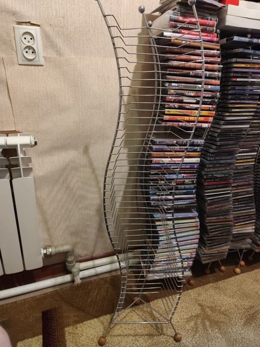 Продам полку под диски