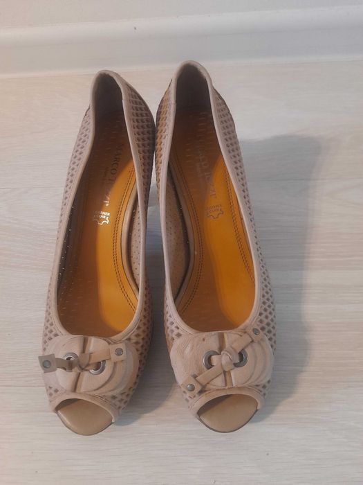 Pantofi dama . marimea 39