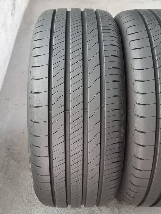 215/45/16 Goodyear 2Броя: 140лв 7.7мм