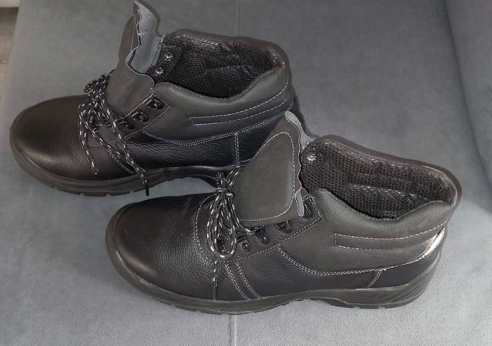 Мъжки обувки работни или за туризъм
