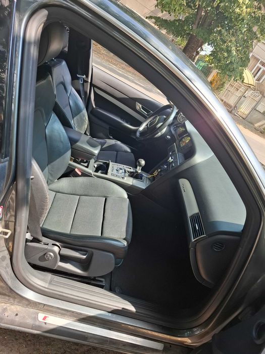 Audi A6 C6 3.0 TDI (225 к.с.) Седан – S-Line / Ръчна кутия / Напълно обслужен