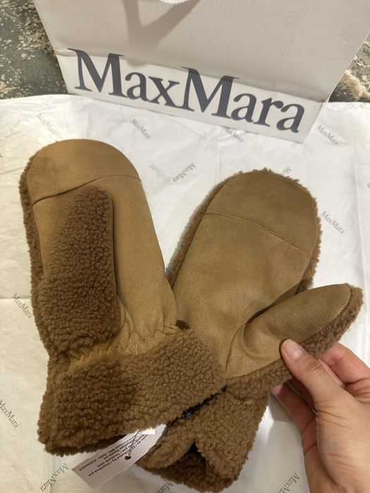 Teddy bear ръкавици by MaxMara Fashion Group , Оригинални