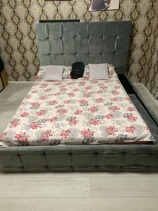 Pat tapițat fara saltea inclusa