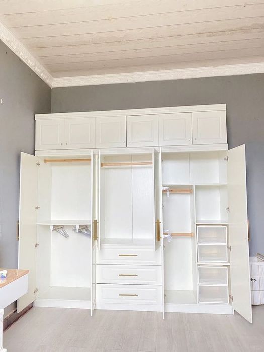 YUSA MEBEL – Kiyimlaringiz uchun mukammal tartib!