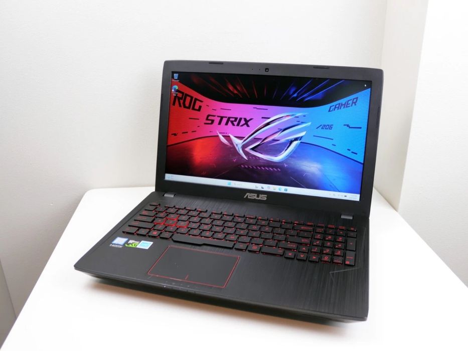 Ноутбук ASUS в нормальном состояний