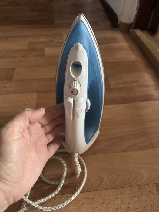 Продам утюги есть разные