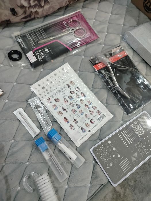 Продам материалы для маникюра