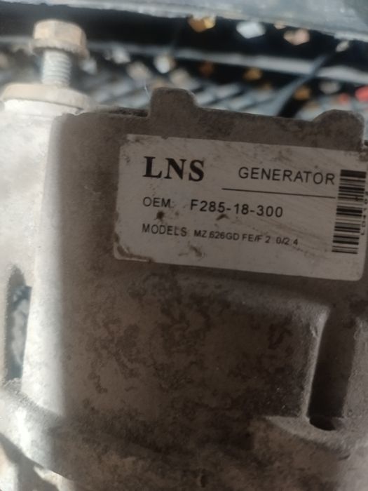 Продам генератор мазда 626