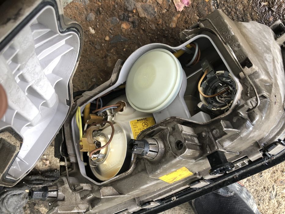 Фарове за Мерцедес Ц класа