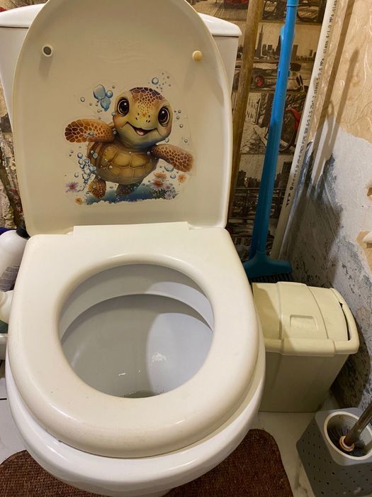 Продам унитаз в отличном состонии