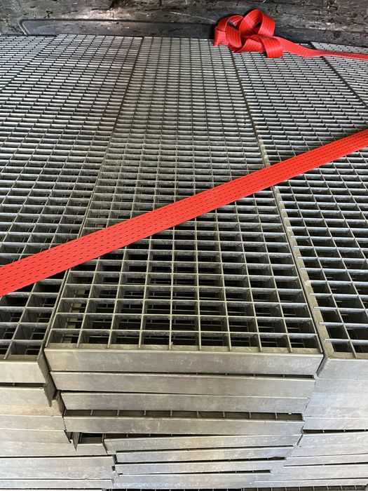 Trepte  zincate galvanizate