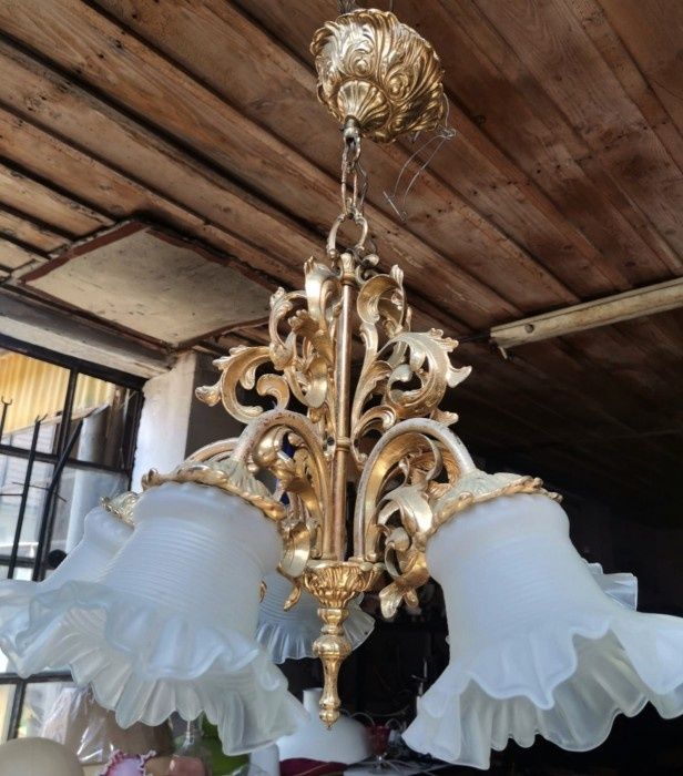 Candelabru din bronz masiv Dore o piesa cu o lucrătură de o foarte bun