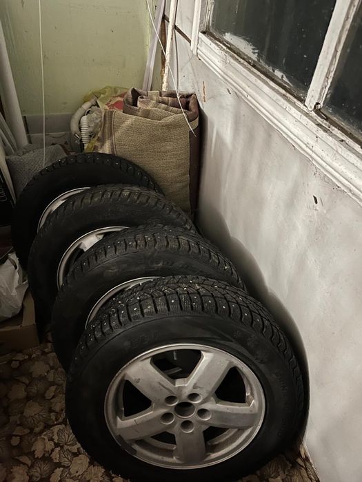 Продам шины с диском