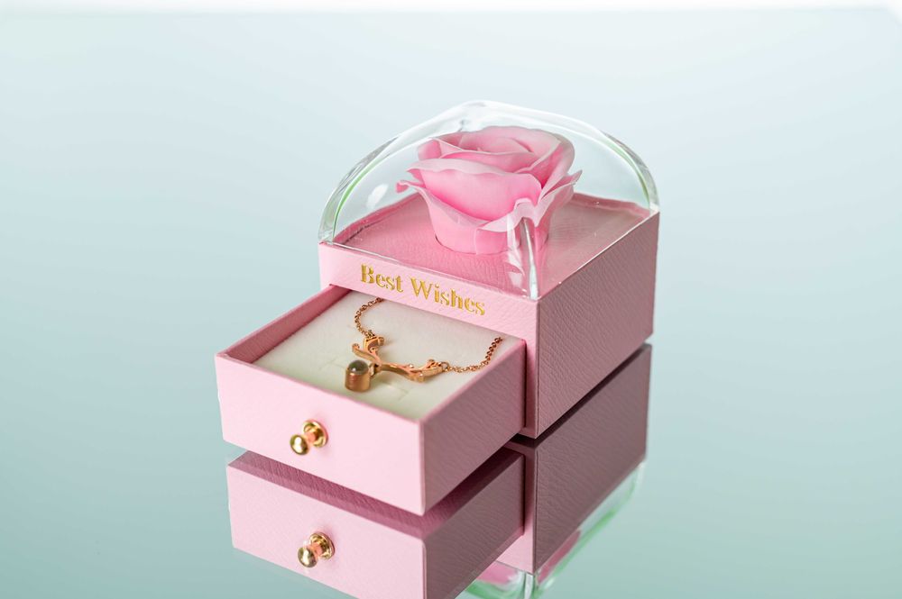 Роза Криогенна в Розова Кутия с Колие Подарък