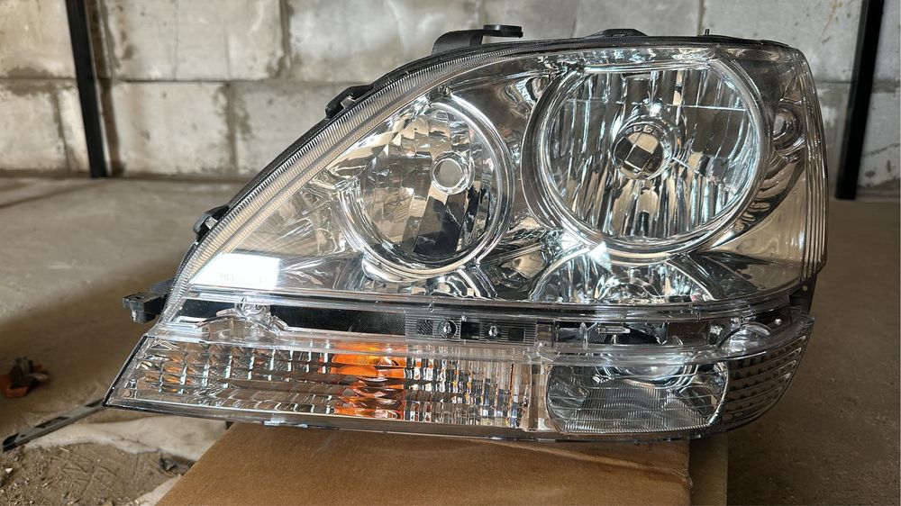 Продам фару на Lexus RX 300