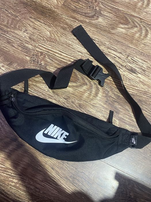 Vand borseta nike!