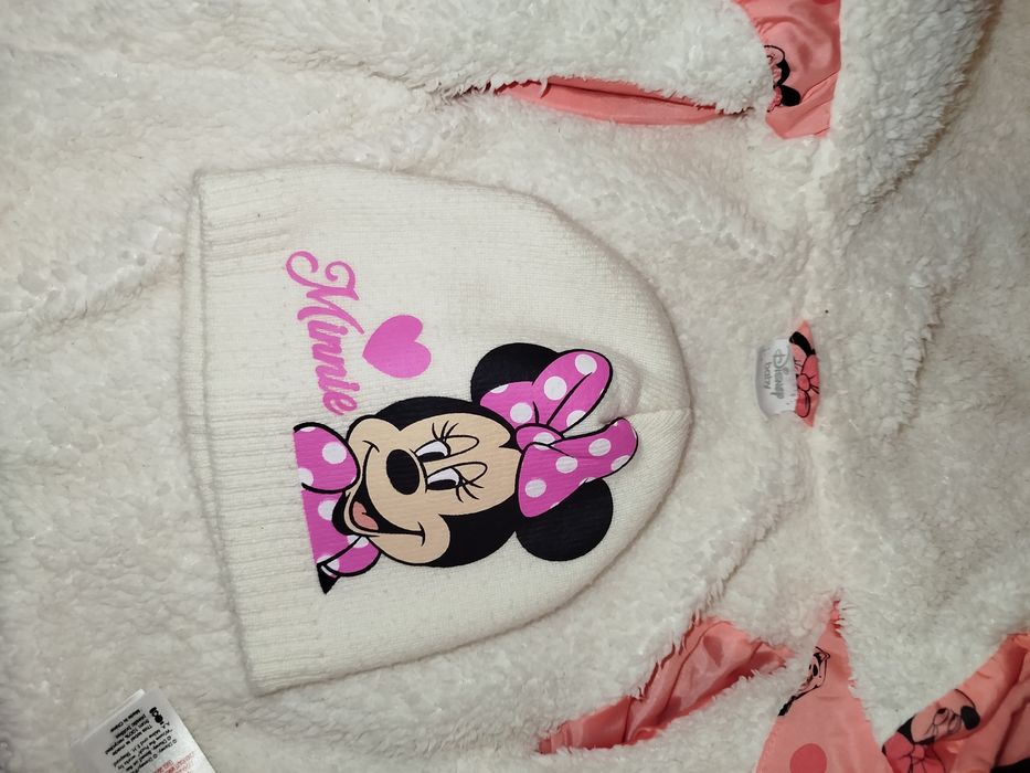 Бебешко топло яке 3-6м, към него има шапка, шал и ръкавици.