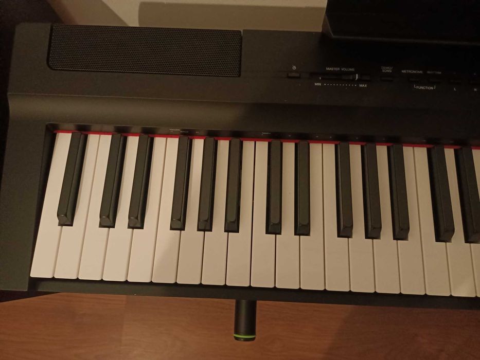 Vand pian Yamaha P125a 88 clape cu pedala