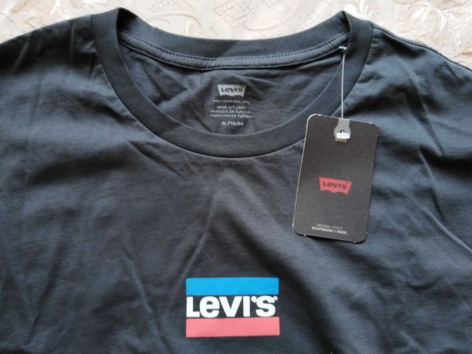 Мъжки блузи Levi's - размер XL/XXL