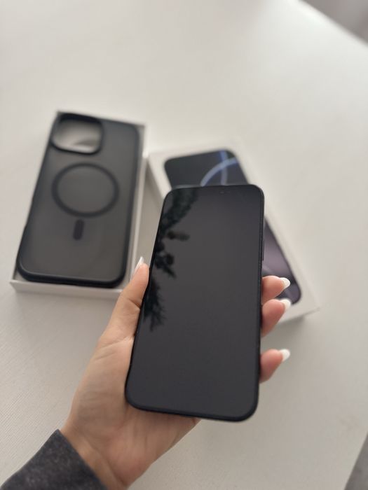 Iphone 16 PRO MAX 256 gb, folosit 2 saptamani