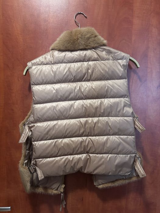 Якетакожени и пух Moncler, елек Ermanno Scervino