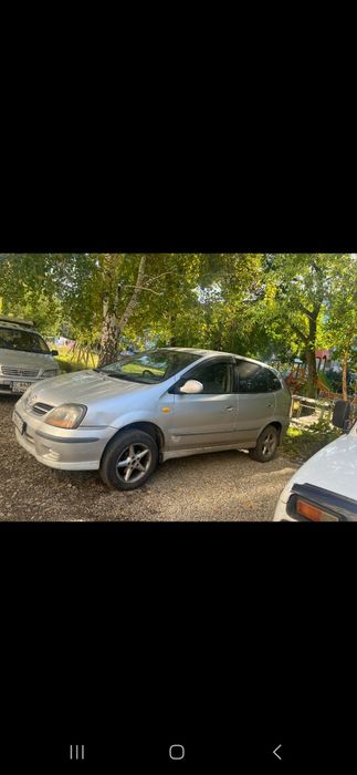 Продам Nissan tino