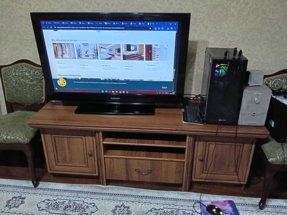 Комплект мебели в зал: 2 витрины + тумба под телевизор (тройка)