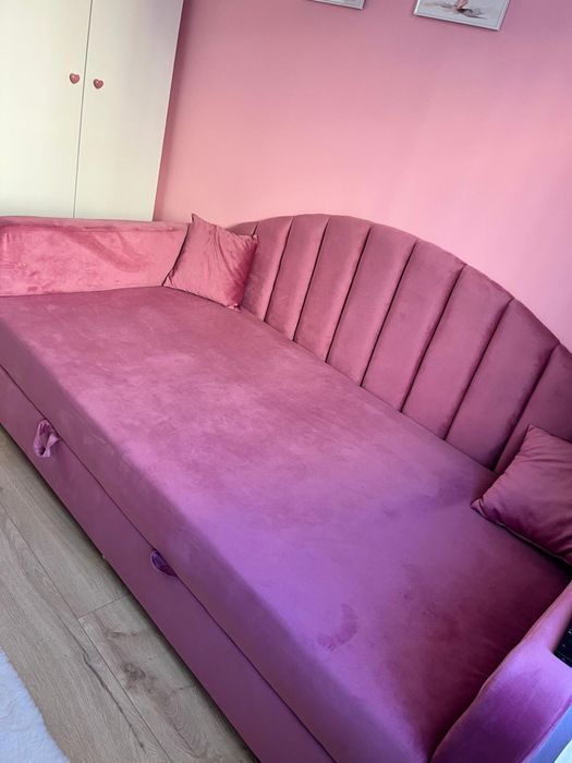 Canapea extensibilă roz, cadru metalic + topper INCLUS