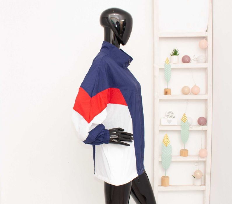 Nike оригинално дамско яке ретро серия ултра леко windbreaker S ново