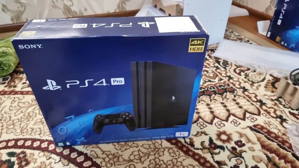 Sony PlayStation 4 PRO 1TB, 4K HDR, 1 оригинал джойстик. С играми.