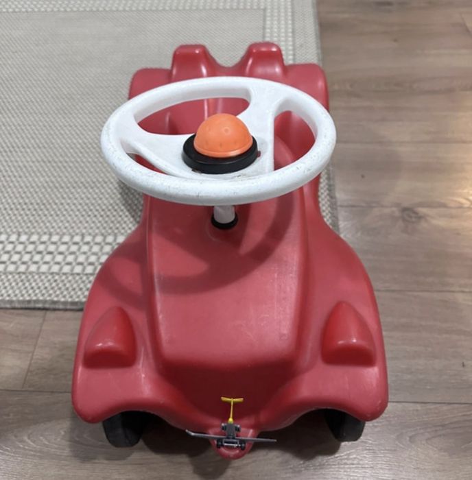 Masinuta rosie de copii